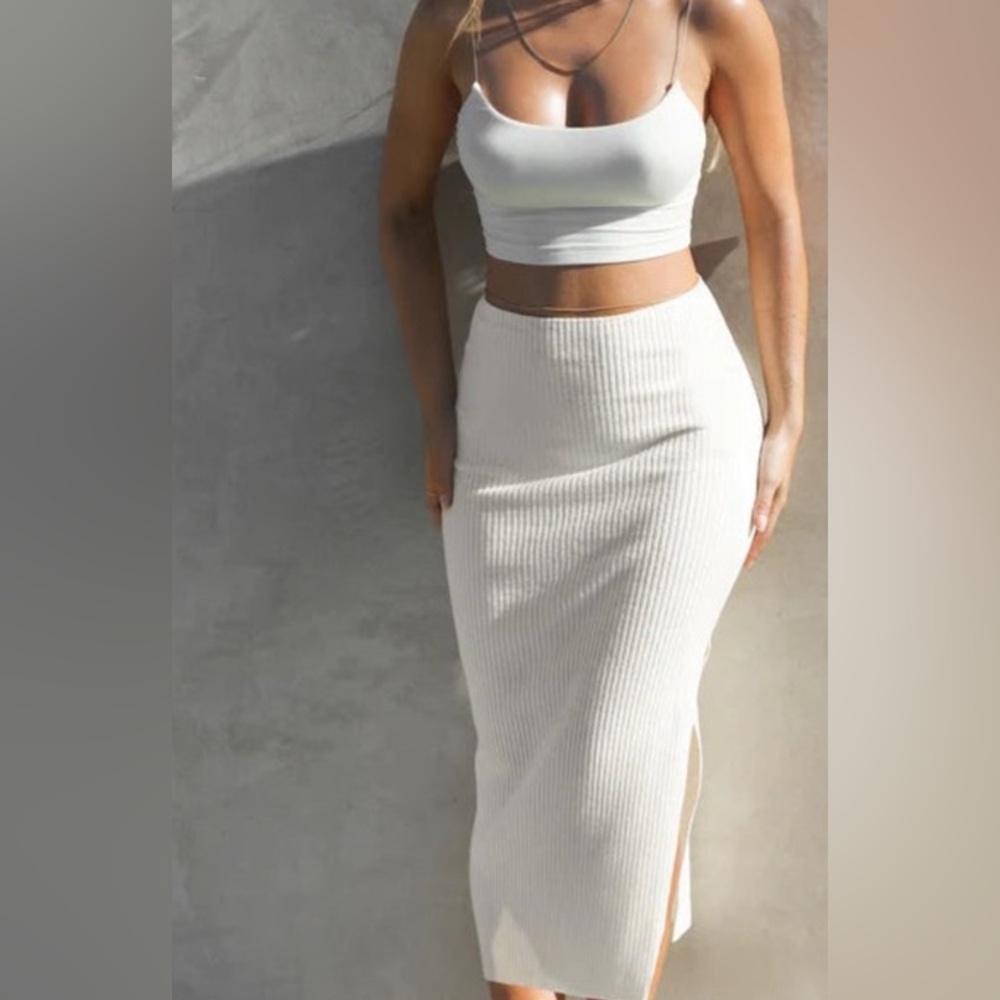 Joah Brown Soft Ribbed skirt with slit in Cream